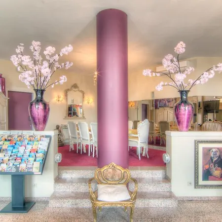 Antigone Hotel 3*
